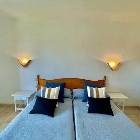 아파트 Cavalleria -apartamento Con Piscina Junto La Playa